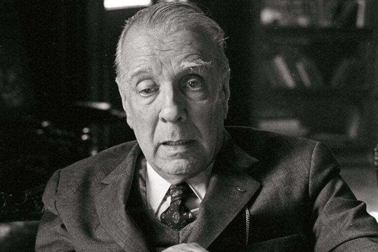 La compleja relación de Borges con la política, según Nicolás Freibrun