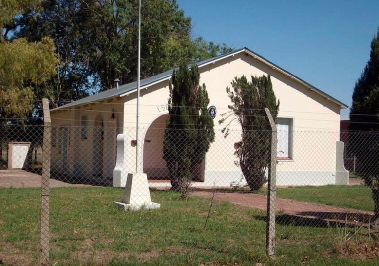 La lucha diaria de una docente para garantizar clases en una zona rural