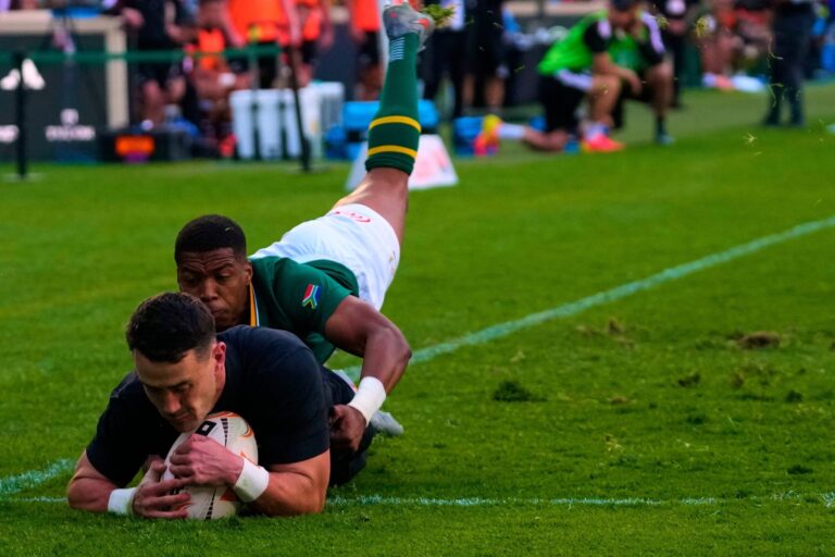 All Blacks sorprenden a los Springboks y marcan el inicio de una nueva era en el rugby