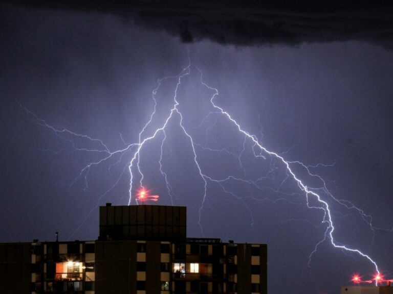 Tormentas Fuertes y Viento Pampero: Alerta en el Centro de Argentina