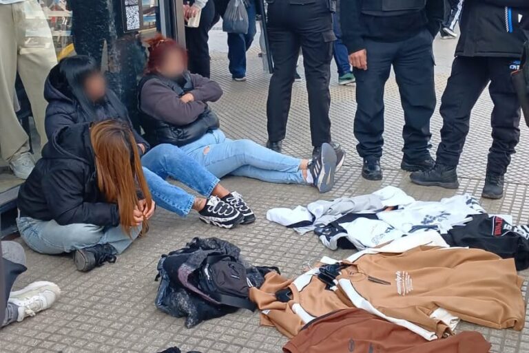 Desarticulan banda de ‘mecheros’ en plena zona comercial