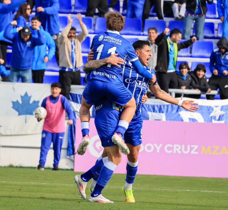 Godoy Cruz madrugó a For Ever, se puso 2-0 y terminó sufriendo