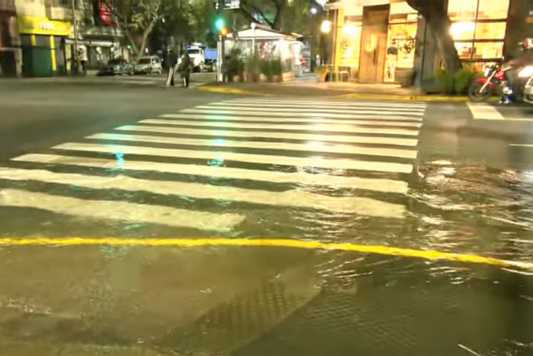 Inundaciones en Caballito Generan Caos en el Tránsito