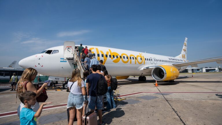Crisis en Flybondi: 12 Días sin Vuelos y un Sitio Web Inactivo