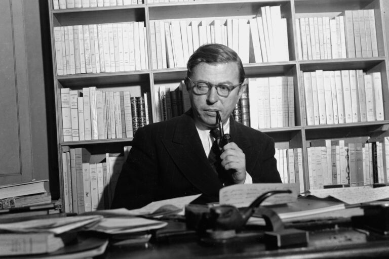Jean-Paul Sartre y la Búsqueda de la Identidad: Reflexiones sobre el Pasado y el Presente