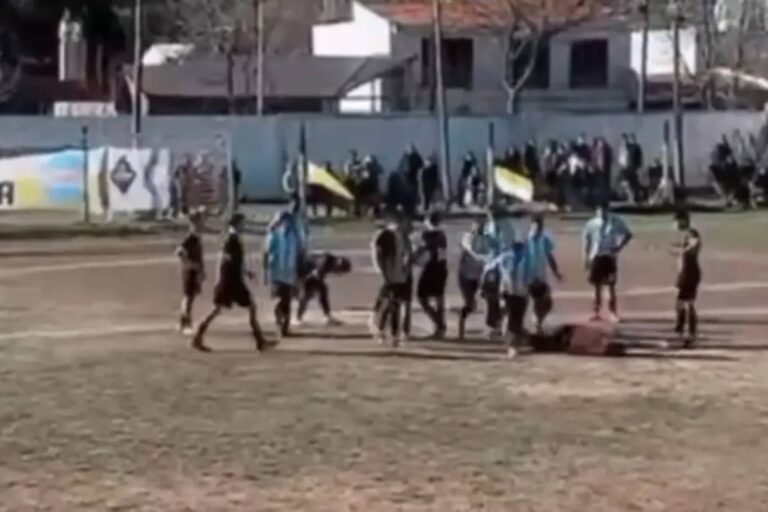 Violencia en el Fútbol: Jugador Detenido por Agresión a Árbitro en Santa Fe