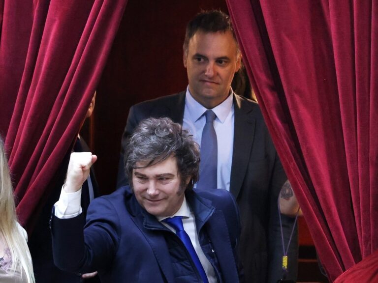 La imagen de Milei se estanca tras el escándalo Adorni mientras se prepara la estrategia electoral
