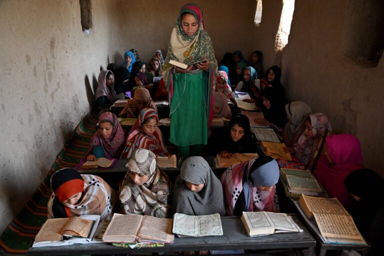 Las Niñas de Kandahar: Un Aula de Esperanza en Tiempos de Restricción