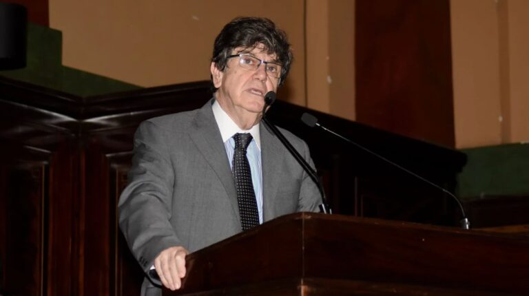 Juan Vicente Sola Lanza Nueva Edición de «Constitución y Economía» con Enfoque Innovador
