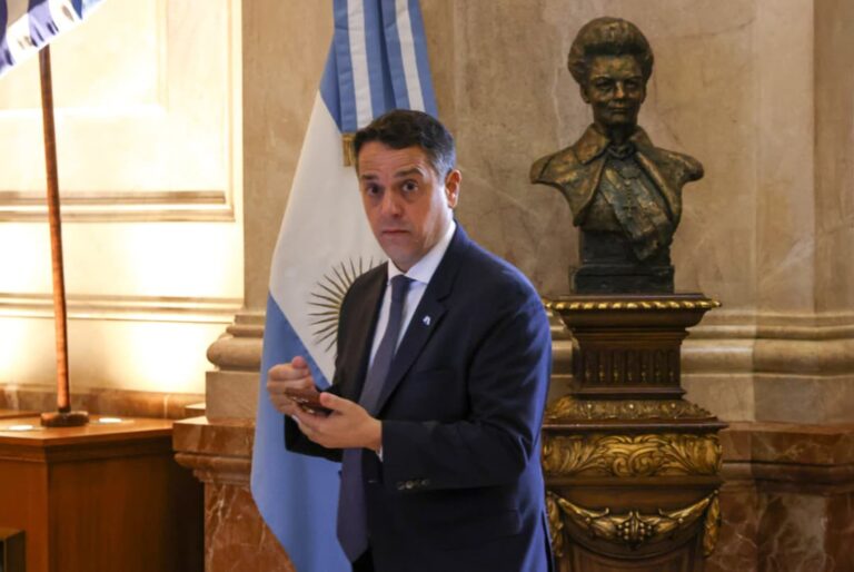 Asume un nuevo juez federal en medio de un destacado evento judicial
