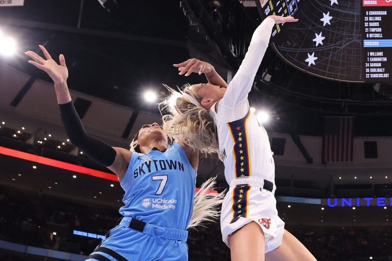 El Foul Controversial que Sacudió la WNBA: DiJonai Carrington y Sophie Cunningham en el Ojo del Huracán