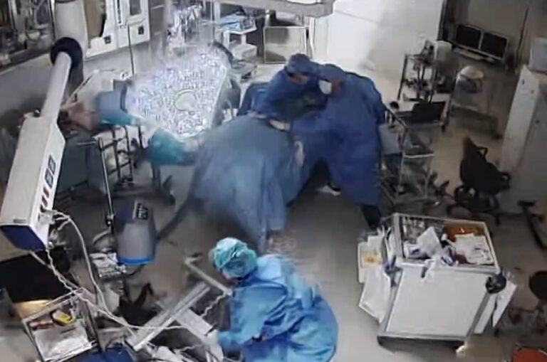 Impresionante respuesta de médicos en Japón durante un terremoto de casi 7 puntos