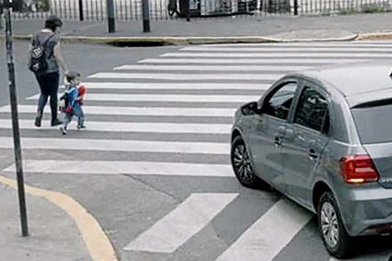 La Urgente Necesidad de Proteger a los Peatones en Nuestras Ciudades