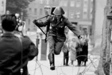 El icónico salto a la libertad que cambió el destino de Berlín