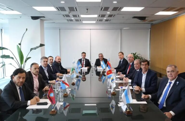 Gobernadores del Norte Grande piden subsidios y tarifas diferenciadas en reunión clave