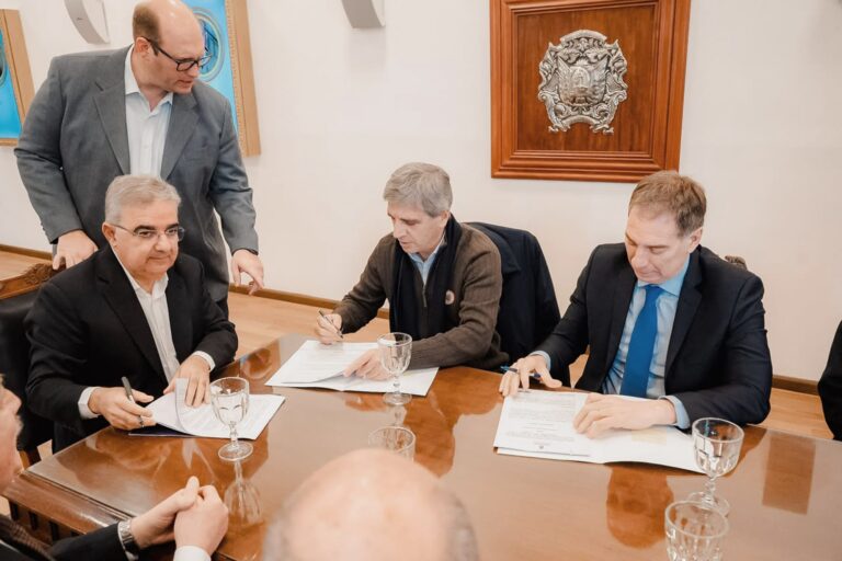 Luis Caputo refuerza la relación con gobernadores en busca de acuerdos clave
