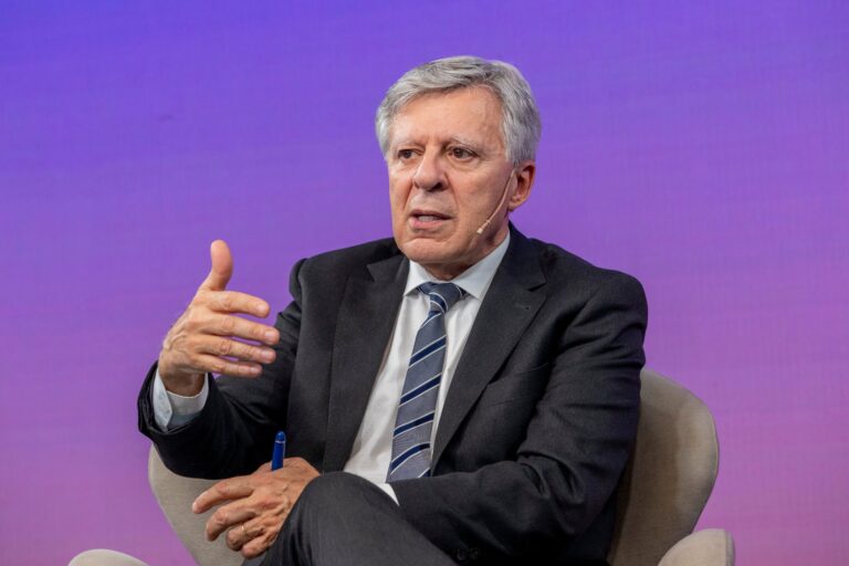 El Ejercicio como Terapia: Clave para la Salud Mental según el Cardiólogo Daniel López Rosetti