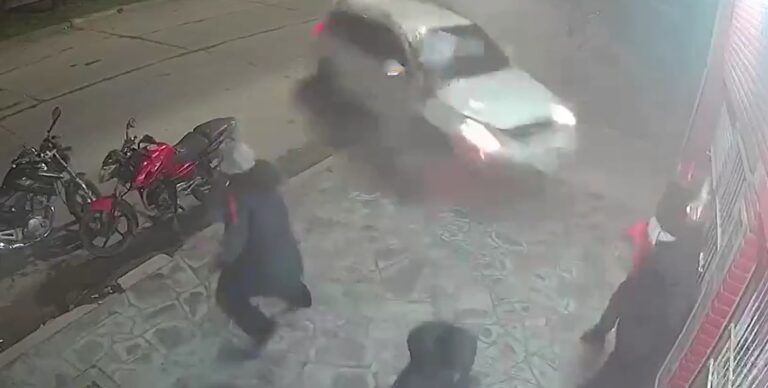 Tragedia en Mar del Plata: Una camioneta volcó y dejó un muerto y cinco heridos