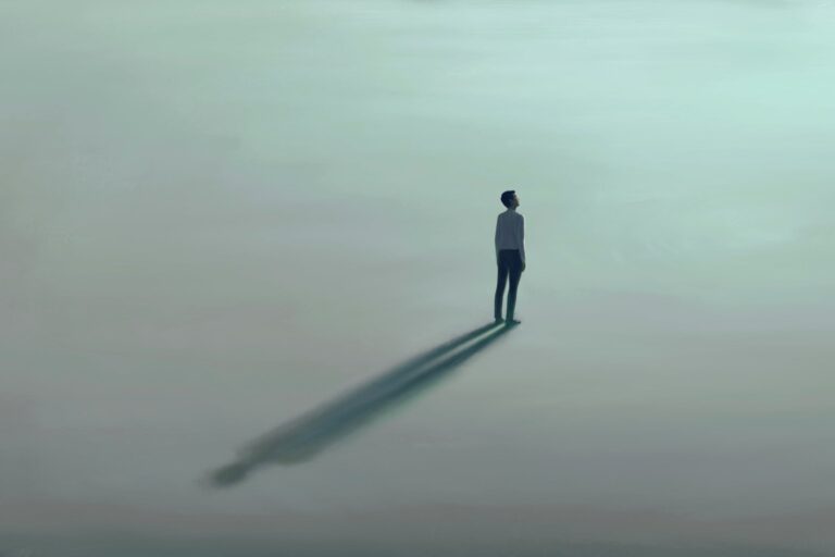 Instituciones Más Humanas: Un Llamado a Combatir la Soledad