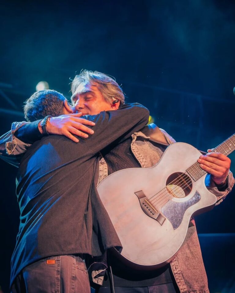 Kike Teruel Regresa Sorprendentemente a Los Nocheros en un Concierto Emotivo