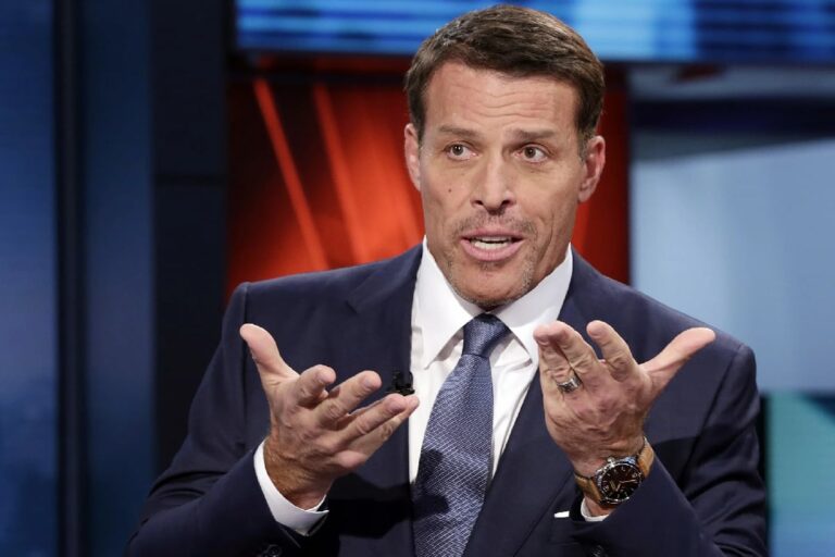Tony Robbins revela el secreto para superar el sufrimiento: la gratitud