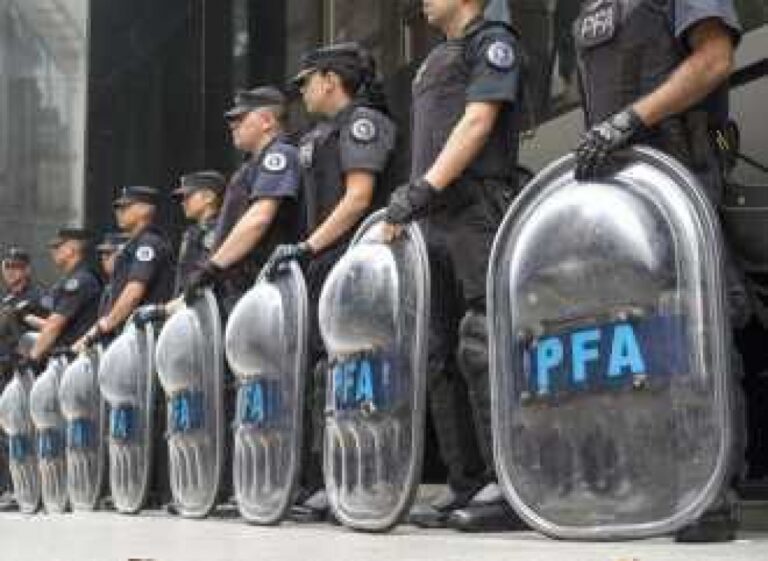 Aumento salarial para la Policía Federal deja al 65% del personal por debajo de la línea de pobreza