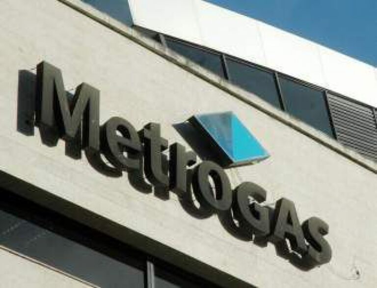 Metrogas Experimenta un Notable Aumento en sus Acciones Tras Anuncio de Venta