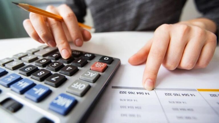 La Política y la Inestabilidad Económica Dominan las Preocupaciones de los Argentinos