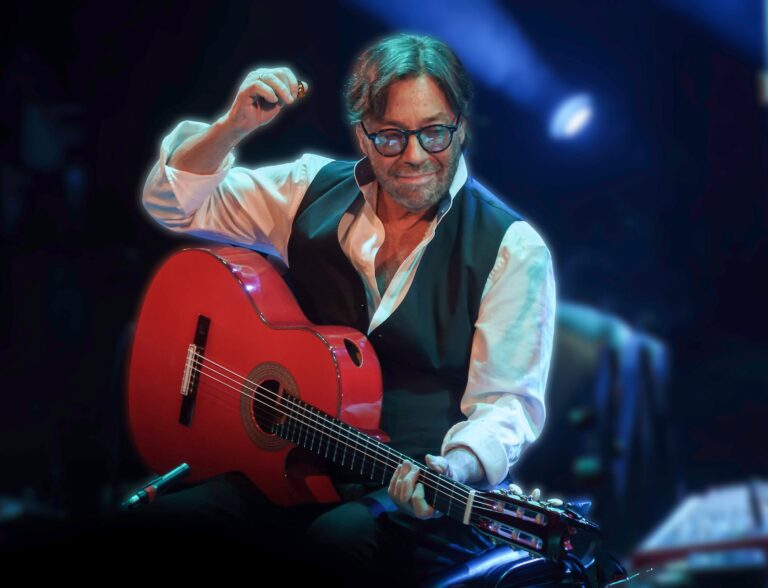 Al Di Meola deslumbra con su virtuosismo en un emotivo concierto