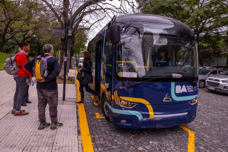 El eBus Expande su Recorrido y Llega a Caminito: Una Nueva Opción Turística en Buenos Aires