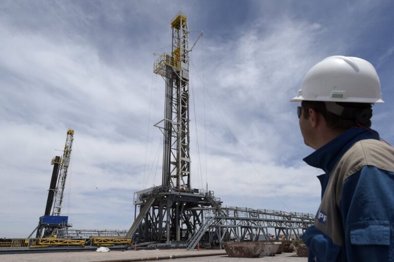 El Gobierno acumula una deuda de US$350 millones con productoras de gas