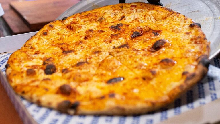 Las 5 Mejores Pizzerías de Buenos Aires: Un Ranking que Causa Debate