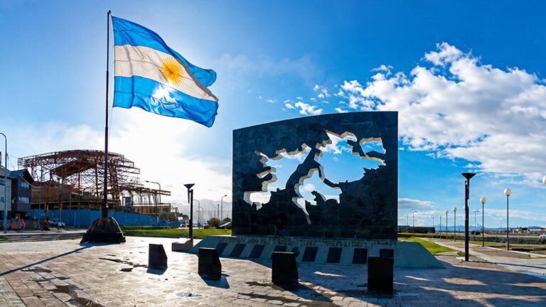 El Gobierno Aprecia el Impacto de la Cadena Nacional por Malvinas y Busca Capitalizarlo