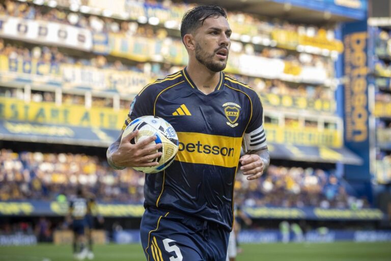 Boca en alerta por la posible baja de Paredes ante San Pablo