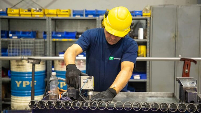 Cinco Gobernadores Lideran Debates Cruciales en el Foro Internacional de Energía y Minería