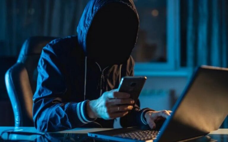 Condenan a hombre por grooming tras contactar a adolescente con identidades falsas