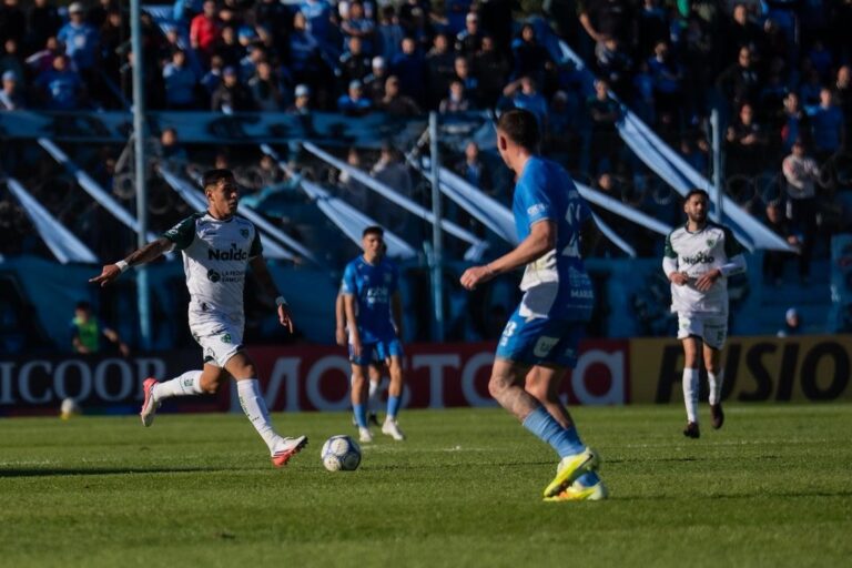 Sarmiento se impone a Estudiantes de Río Cuarto y asegura un triunfo vital