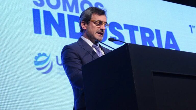 La UIA conmemora el Día de la Industria en medio de un panorama desalentador