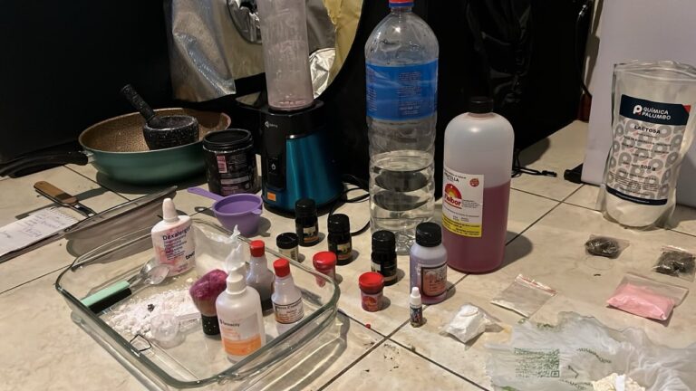 Desmantelan Laboratorio de Drogas Sintéticas en Villa Crespo Operado por un Dealer Venezolano