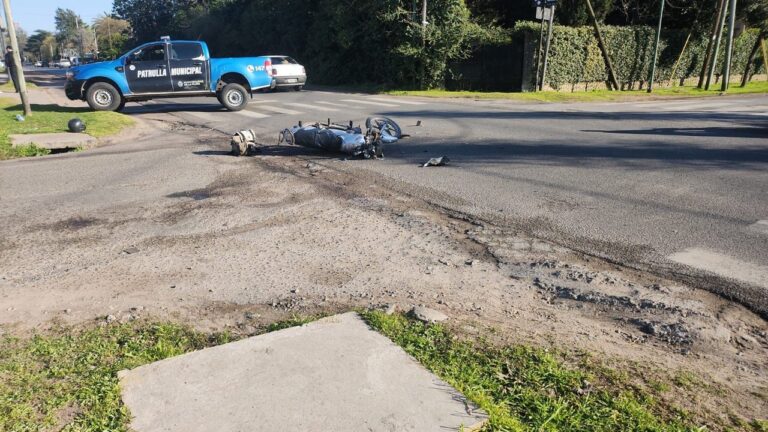 Trágico Accidente Vial: Motociclista Pierde la Vida Tras Colisión en City Bell