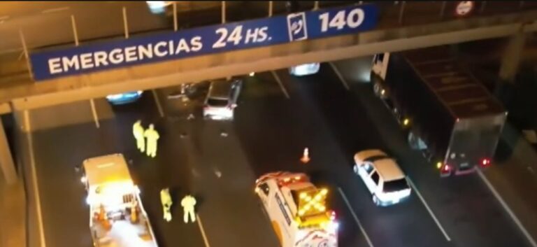 Accidente en la Autopista Panamericana: Tres Carriles Reducidos y Dos Heridos