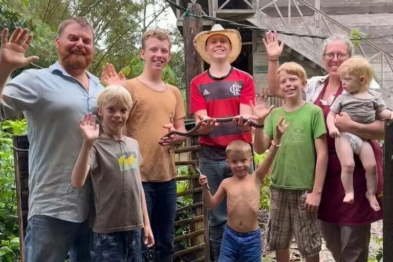Una familia en la selva amazónica: educación y autosuficiencia en armonía con la naturaleza