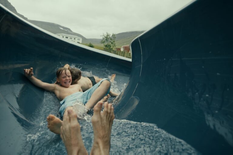 Islandia: Un Viaje Cinematográfico que Redefine el Autodescubrimiento