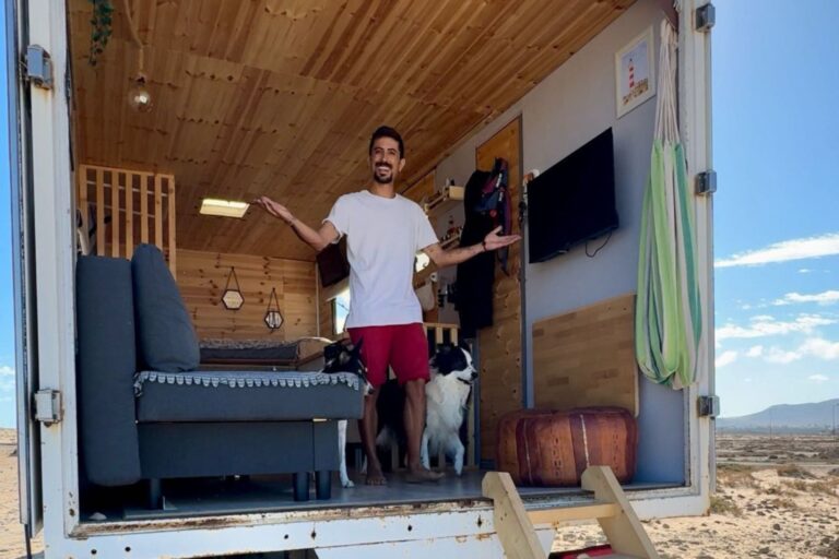 Franc Molinos: La vida nómade en un camión que desafía el costo de vida