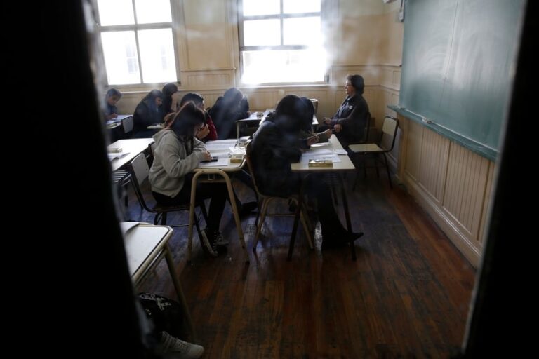 Argentina en Crisis Educativa: Resultados Alarmantes de las Pruebas PISA 2025
