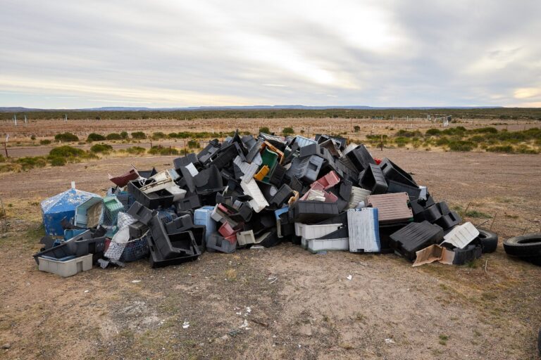 El Mar de Chubut: Un Basural de Cajones de Pesca