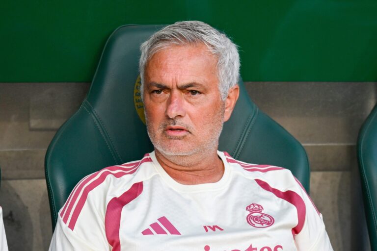 Mourinho destaca la grandeza de Messi tras su retiro de la selección