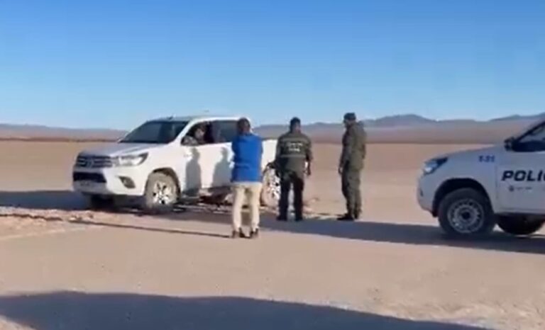 Retiran camioneta que ingresó ilegalmente a área protegida: se impone fuerte multa a los responsables