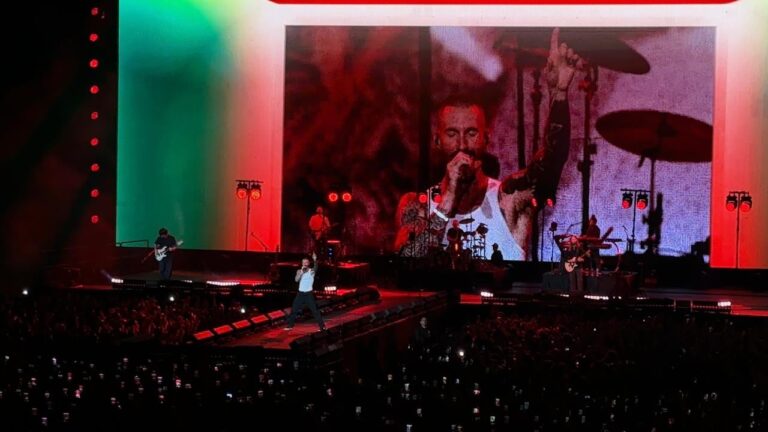 Maroon 5 Desata la Fiesta en el Movistar Arena con un Show Inolvidable