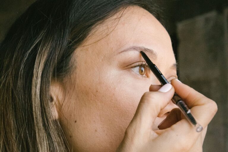 Susana Marín revela secretos de maquillaje para definir cejas a partir de los 45 años